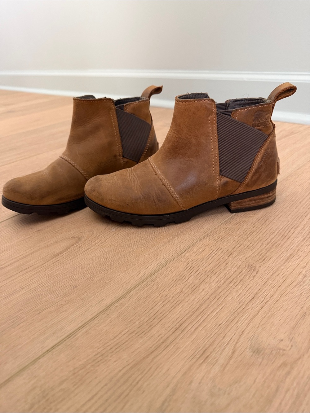 Sorel Women's Tan Leather Chelsea Ankle Boots